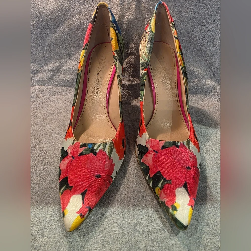 Guess Neodan Floral Satin Pumps Size 7